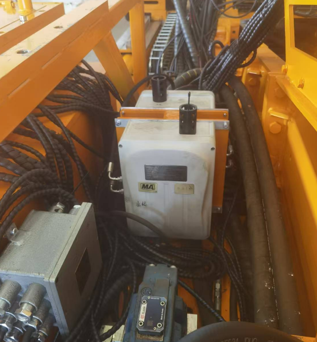 石家莊煤機(jī)掘進(jìn)機(jī)液壓系統(tǒng)油液在線監(jiān)測系統(tǒng)應(yīng)用案例 圖2